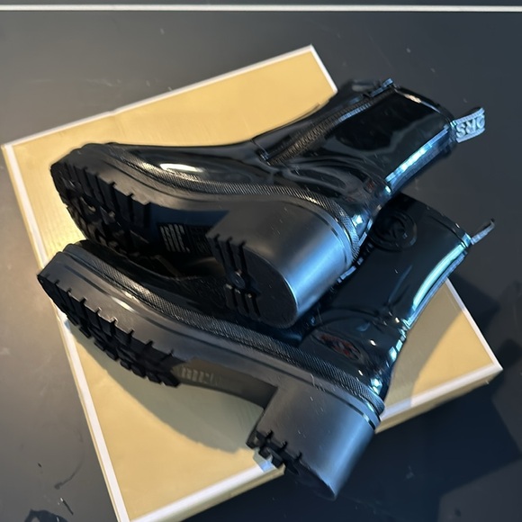 Michael Kors Karis Rain Boots NIB - Picture 6 of 6